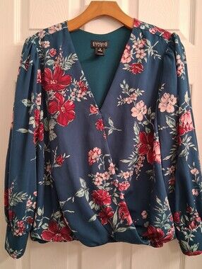 En Focus Studio Floral Wrap Style Blouse Medium